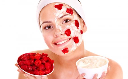 Готовим малиновую маску для лица на дому
