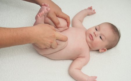 Массаж для новорожденных при запорах: важные нюансы