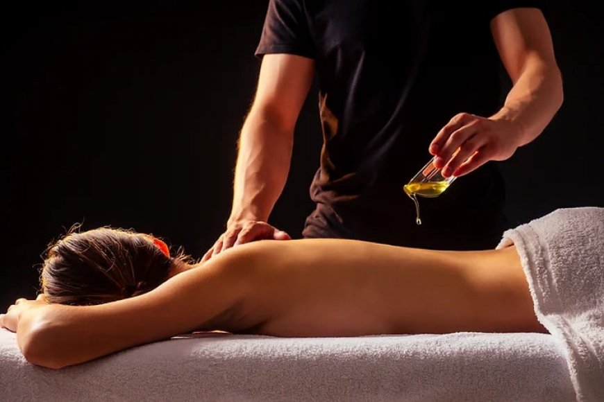 Снимаем стресс правильно: лечебный медовый массаж