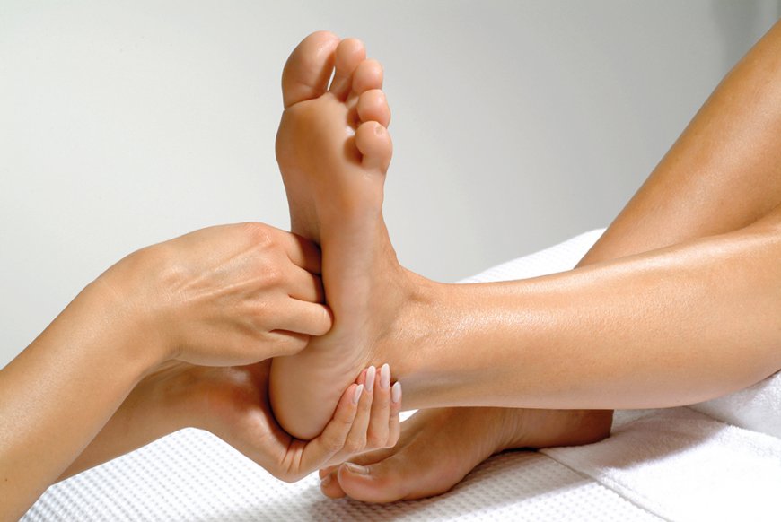 Плоскостопие — бич современности: массаж стоп и как он поможет избежать болей в ногах
