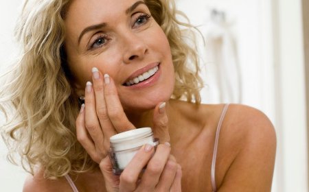 Как правильно ухаживать за кожей вокруг глаз после 30 лет