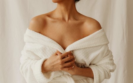 Простой способ ухода за зоной декольте