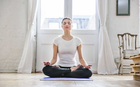 Медитация и ее влияние на красоту: как психическое здоровье влияет на внешний вид