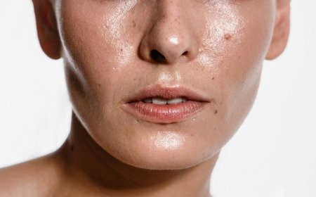 Жирная кожа лица: основные причины возникновения проблемы и методы борьбы