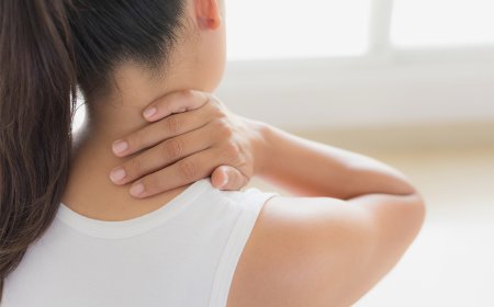 Что делать, если болит шея? Как себе помочь?