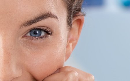 Как избавиться от мимических морщин вокруг глаз в домашних условиях?